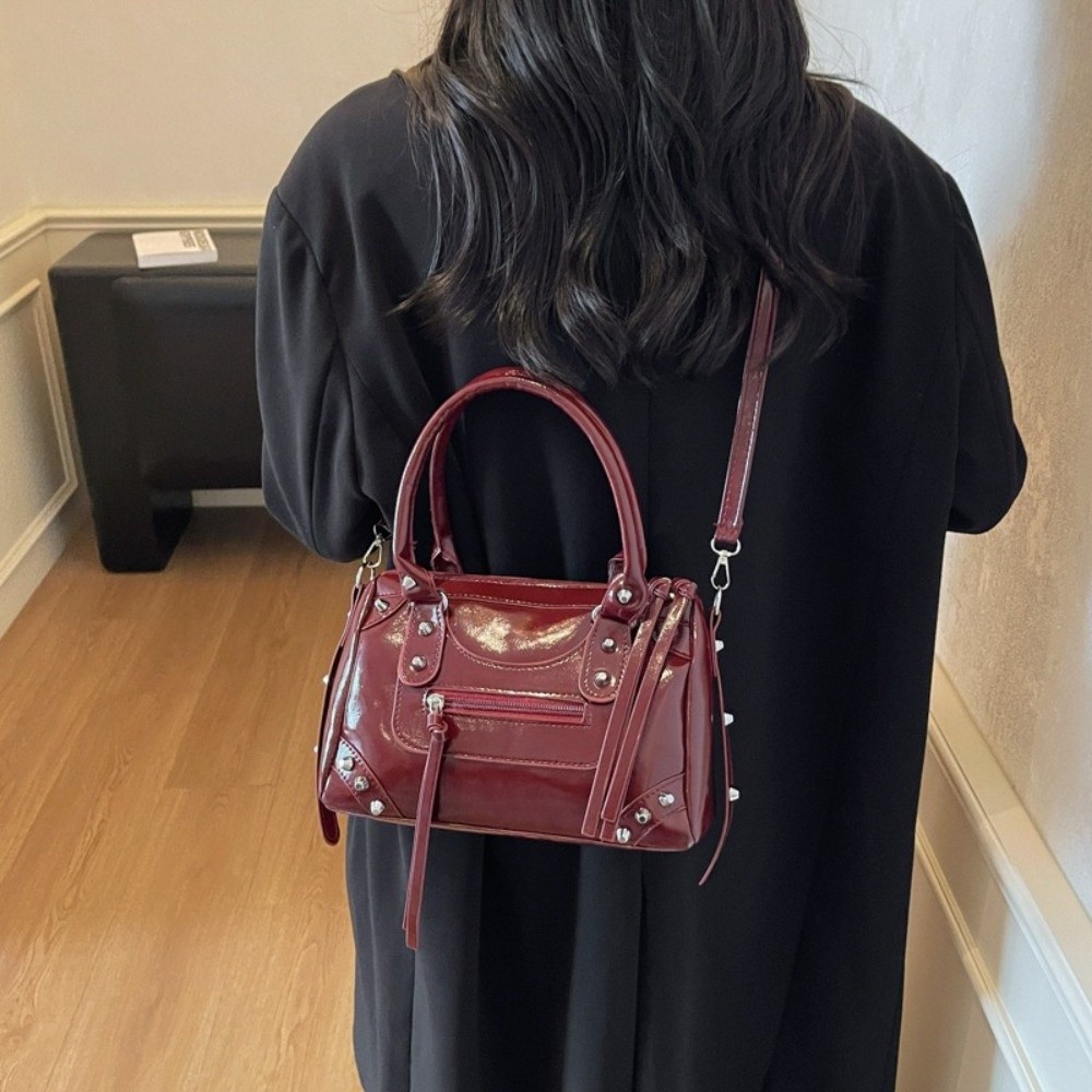 Top Handle Patent Bag - Torebka Pillow Bag w stylu vintage