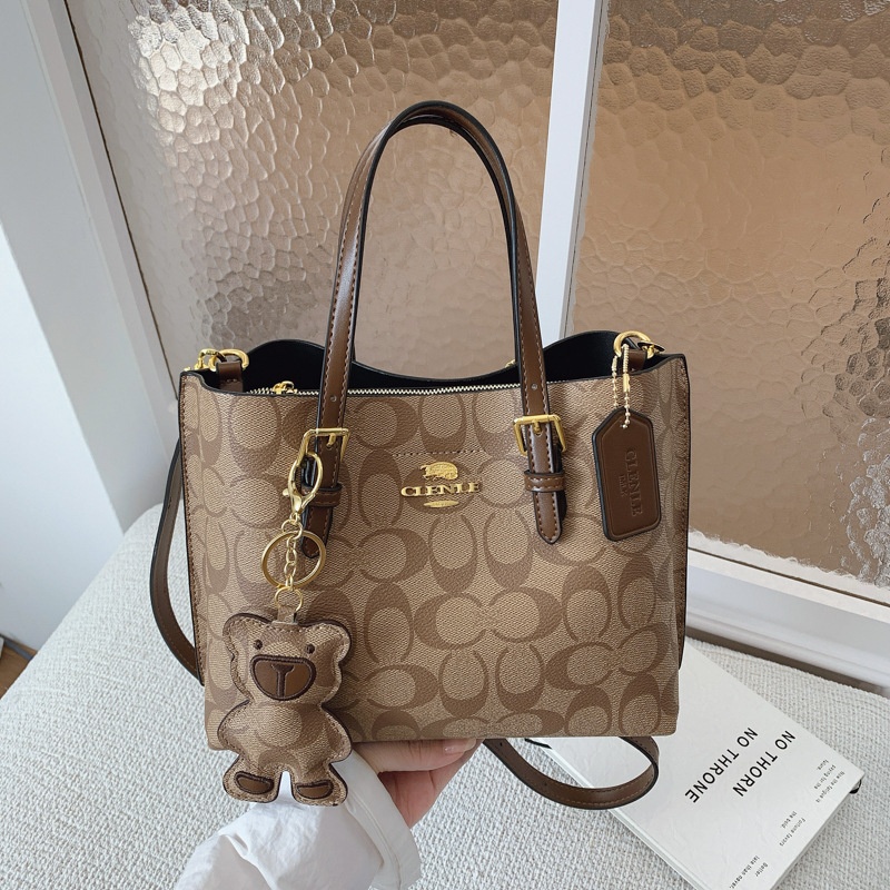 Tote Bag Leather Monogram - Elegancka torba typu tote z monogramem