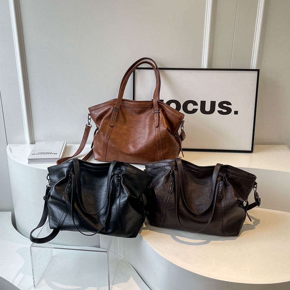 Duże czarne torby crossbody na – Luxury Bags Of 2026 recenzja i cena