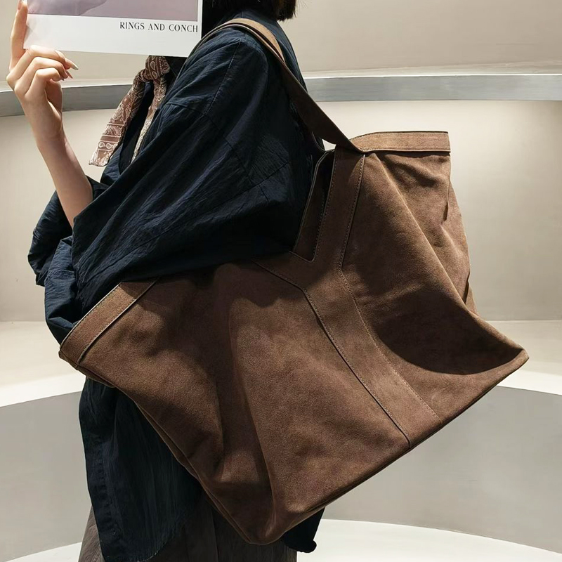 Duże torby typu tote z imitacj – Luxury Bags Of 2026 recenzja i cena