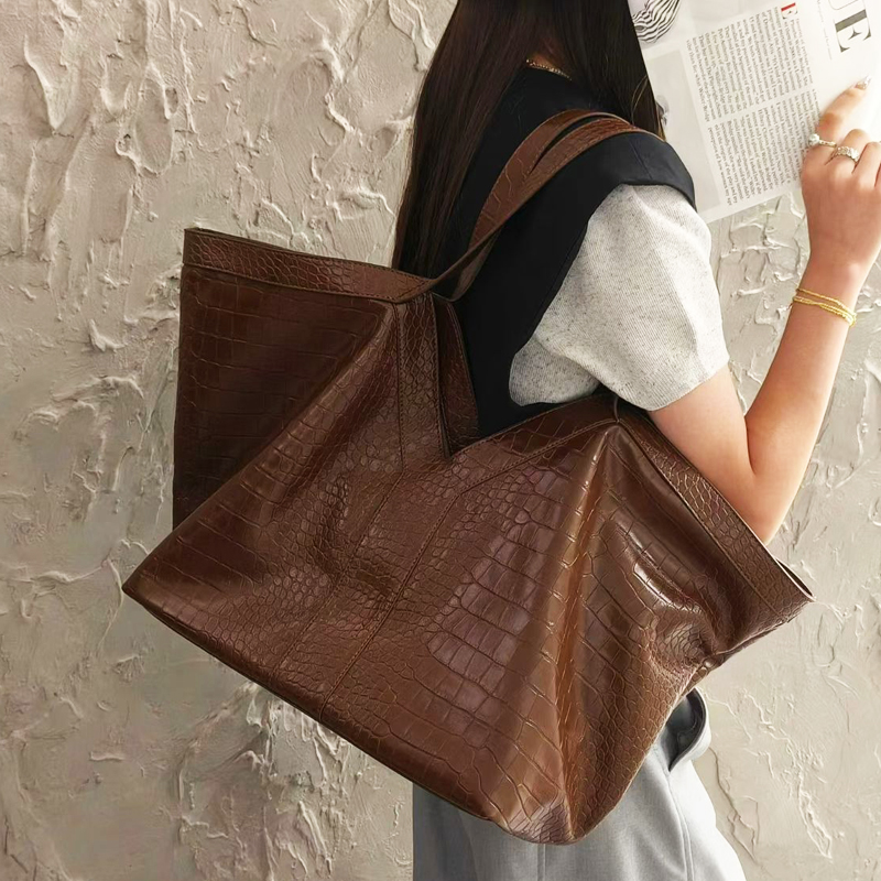 Duże torby typu tote z wzorem  – Luxury Bags Of 2026 recenzja i cena