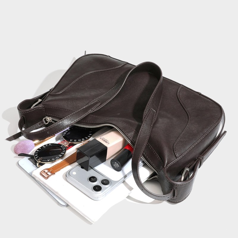 Małe torebki pod pachę w stylu – Luxury Bags England recenzja i cena