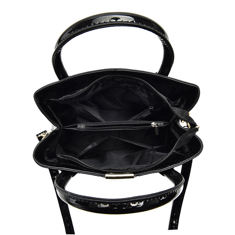 Torebki vintage z uchwytem gór – Top Handle Patent Bag recenzja i cena